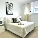3 Bedrooms With Views Over Kirra!