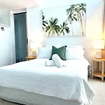 3 Bedrooms With Views Over Kirra!
