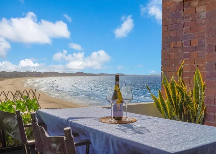 3 Bedrooms With Views Over Kirra!