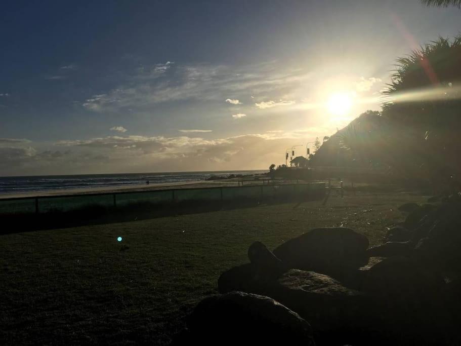 3 Bedrooms With Views Over Kirra! * Gold Coast