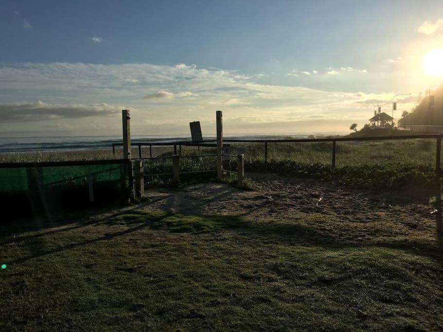 Apartment 3 Bedrooms With Views Over Kirra!