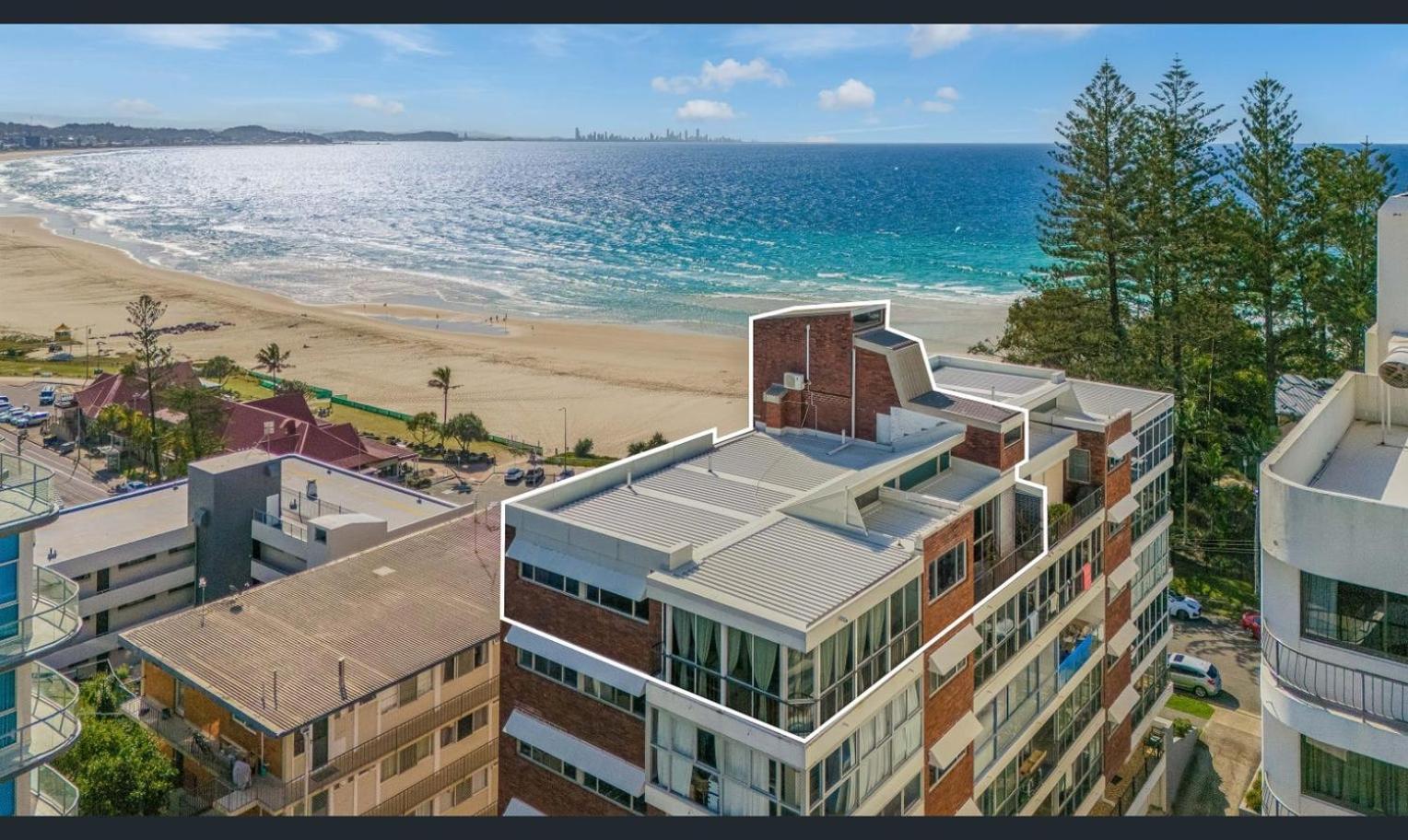 3 Bedrooms With Views Over Kirra! * Gold Coast