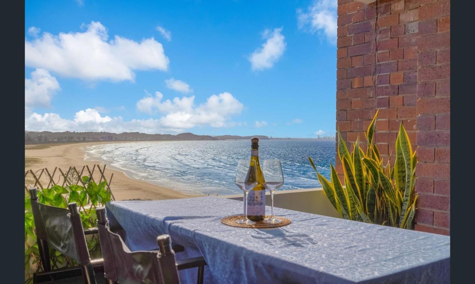 3 Bedrooms With Views Over Kirra! * Gold Coast
