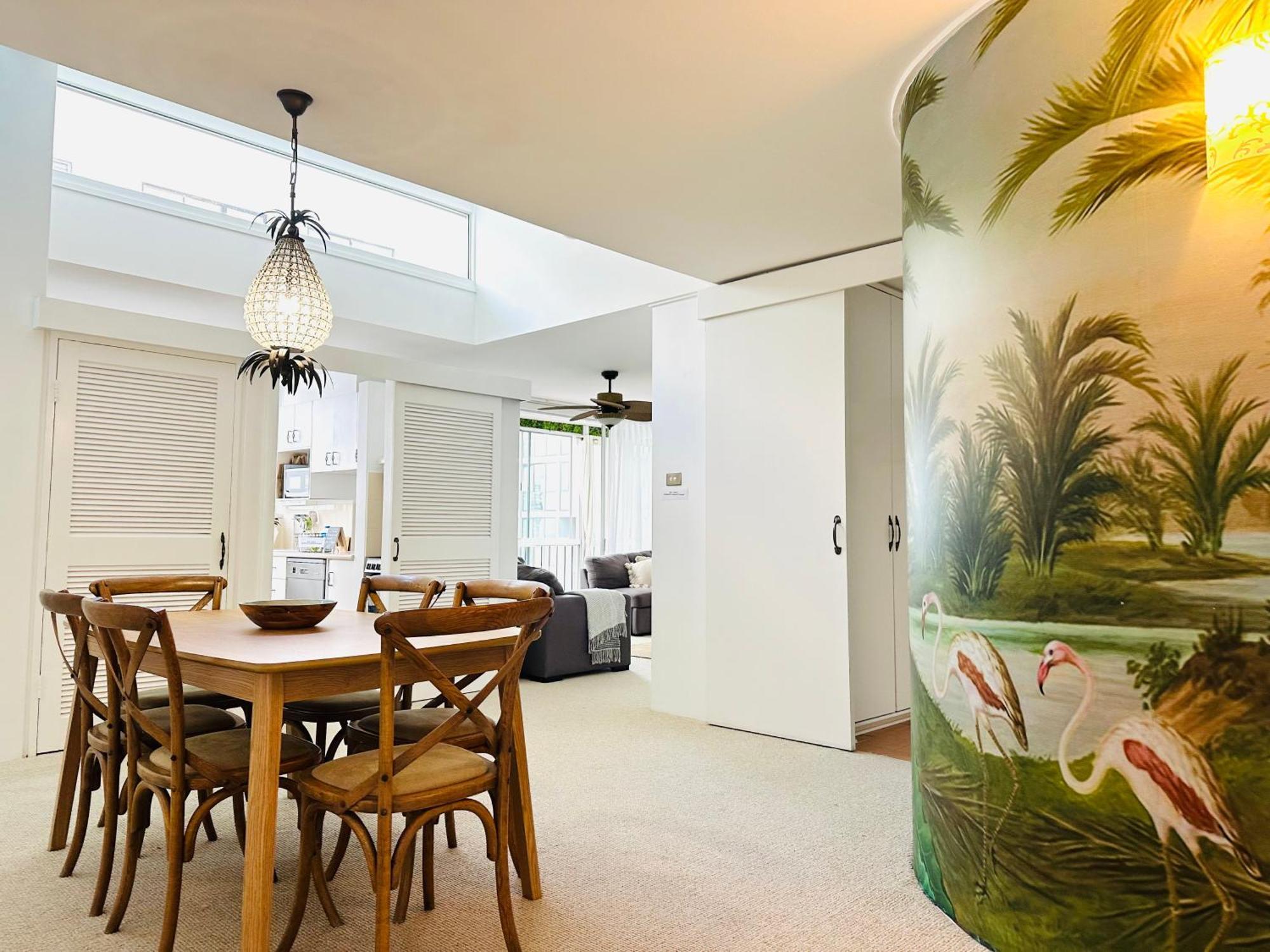3 Bedrooms With Views Over Kirra! Apartment