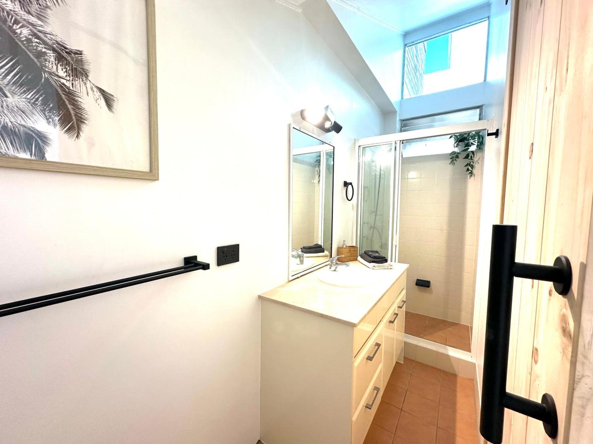Apartment 3 Bedrooms With Views Over Kirra!
