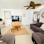 3 Bedrooms With Views Over Kirra!